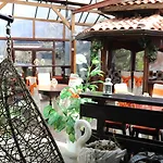 Elegant Lux בנסקו