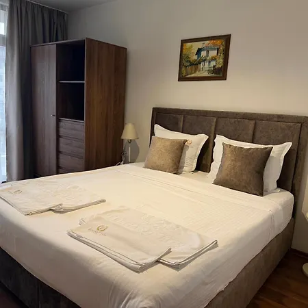 Hotel Elegant Lux 4*