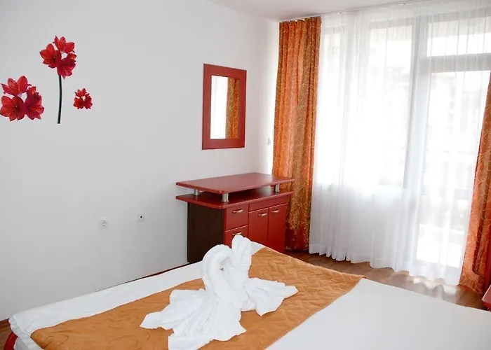 Elegant Lux Готель Бансько