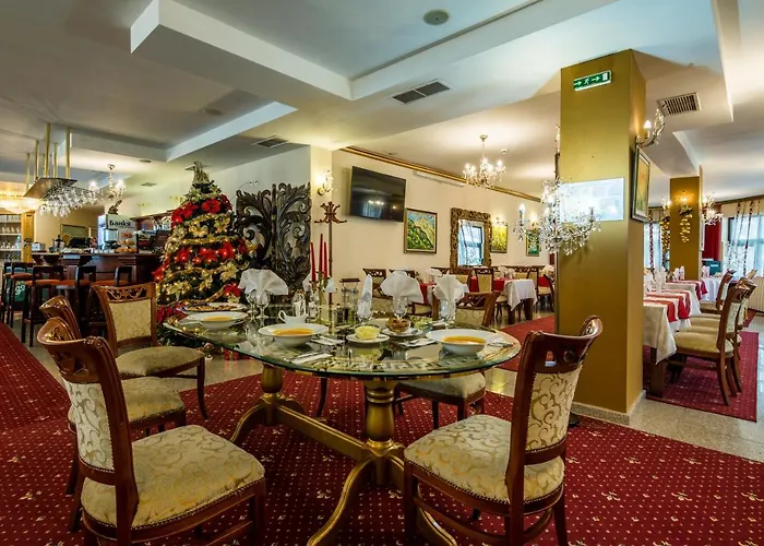 Elegant Lux Готель