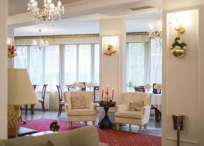 Elegant Lux Готель