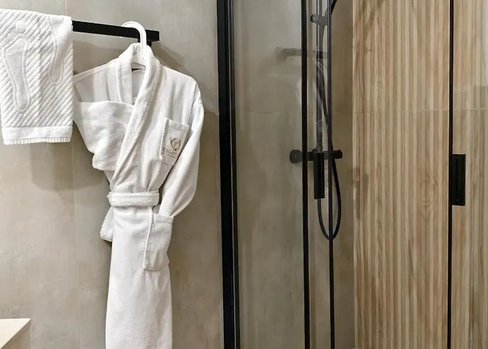 Hotel Elegant Lux 4*