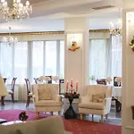 Elegant Lux فندق