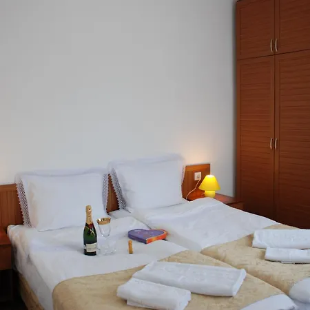 Отель Elegant Lux