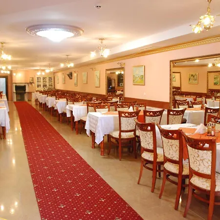 Elegant Lux Szálloda 4*