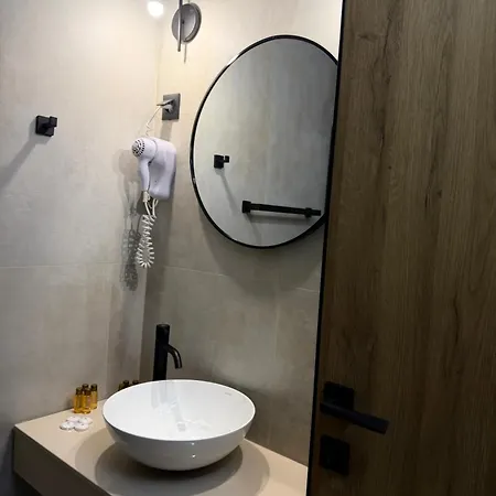 Elegant Lux Szálloda 4*