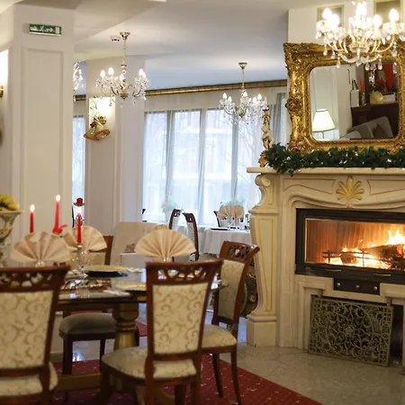 Elegant Lux Hotel 4*