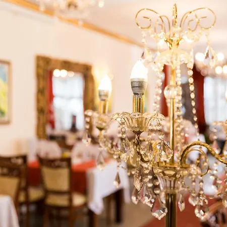 Elegant Lux Hotell 4*