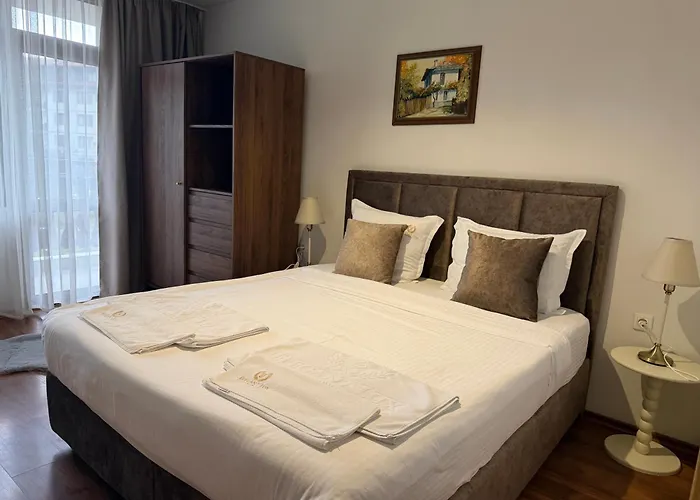 Отель Elegant Lux 4*