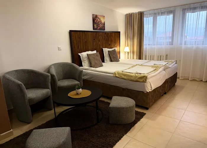 Отель Elegant Lux 4*